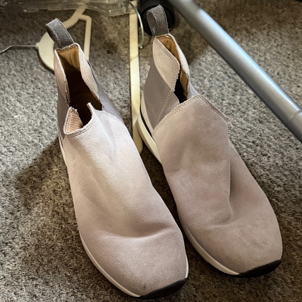 Vionic Women's Slip-On Sneakers - Light Gray